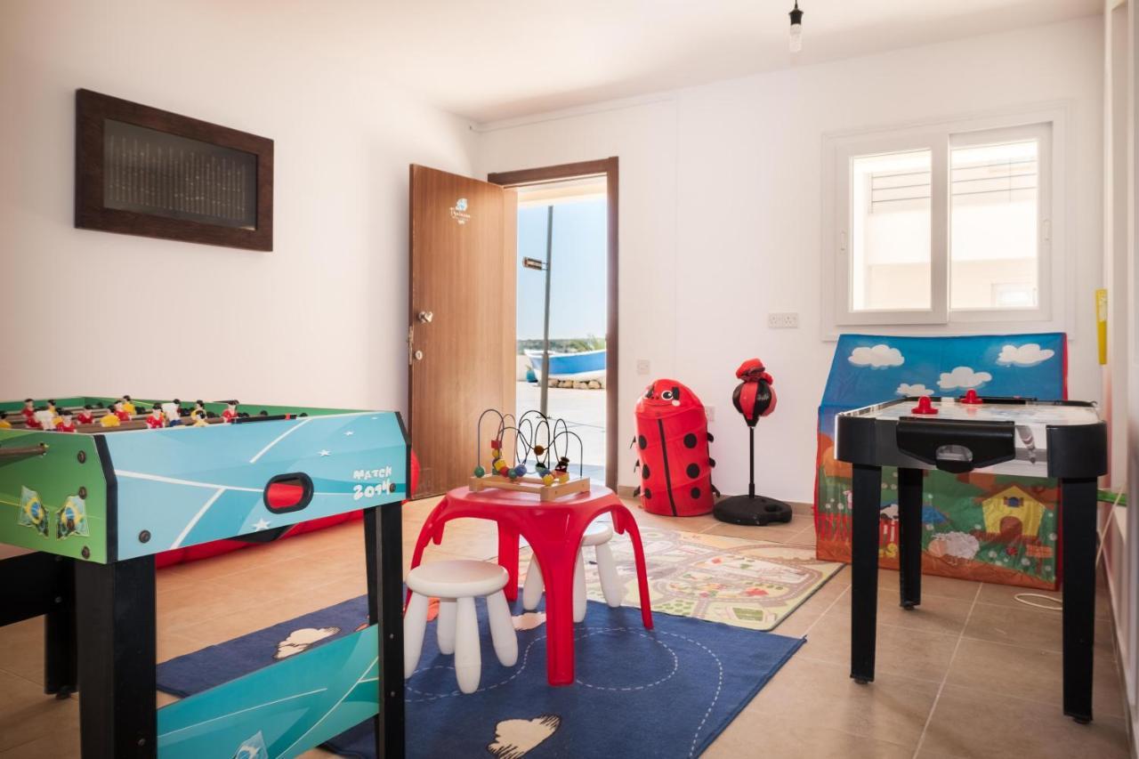 Thalassa Beach Family & Waterpark Resort Vokolidha Exterior photo