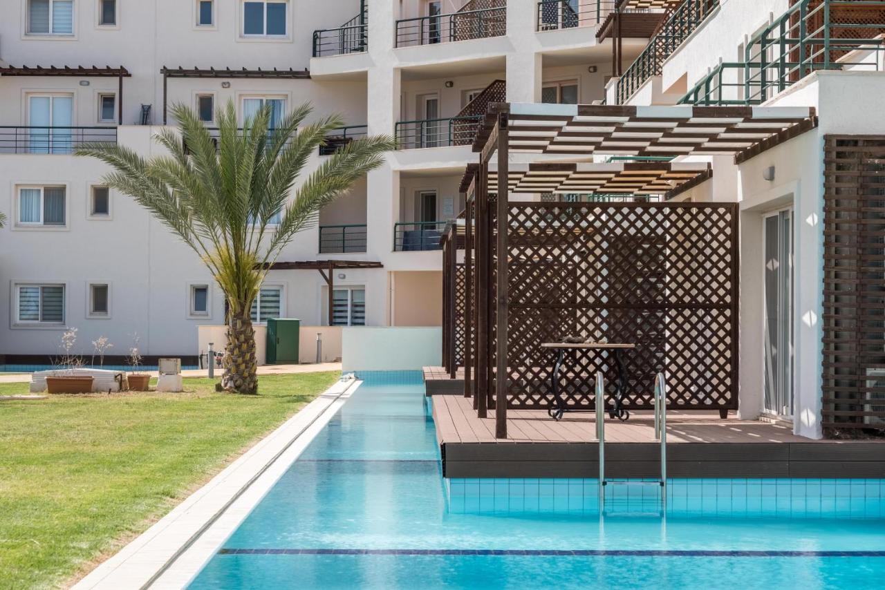 Thalassa Beach Family & Waterpark Resort Vokolidha Exterior photo
